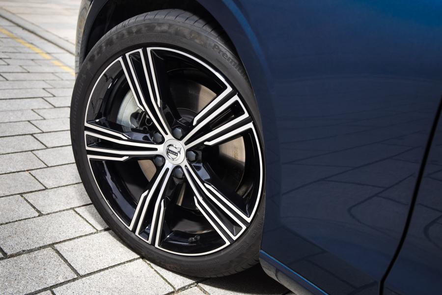 Колеса Volvo V60 D4 Inscription 2018 года  (UK) (фото 33 из 34)